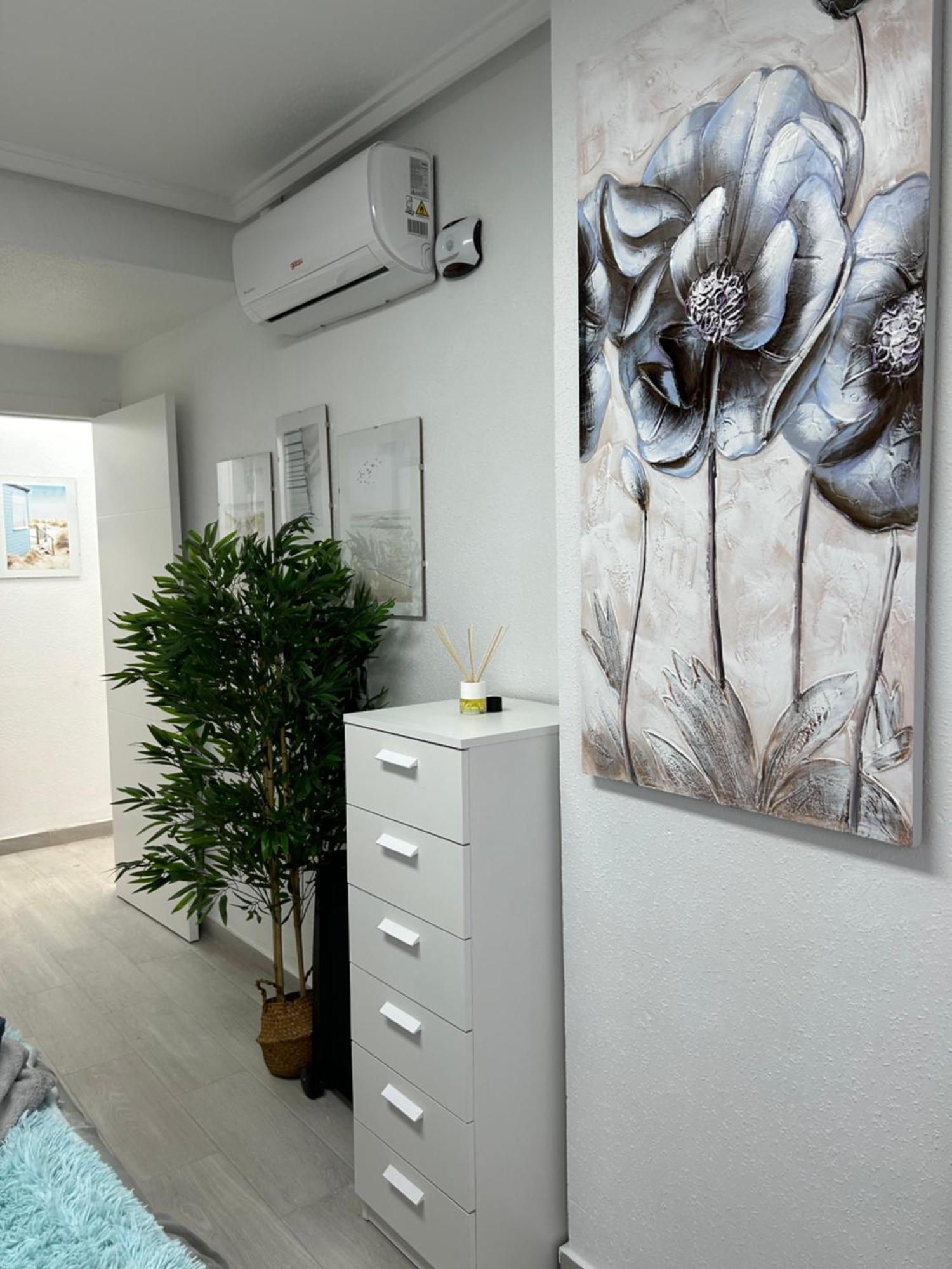 Appartement Skyline 21 à Torrevieja Extérieur photo